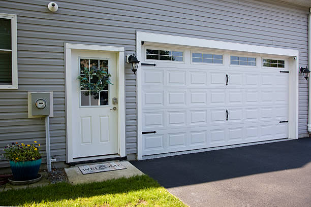 24/7 Emergency Garage Door Panel Replacement experts in Cedar Springs, MI